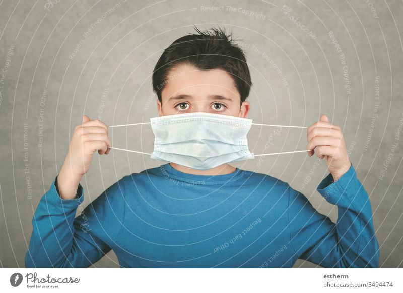 Coronavirus,Kind mit medizinischer Maske Virus Seuche Pandemie Quarantäne covid-19 Symptom Medizin Gesundheit Mundschutz Kindheit positiv Prüfung Krankenhaus