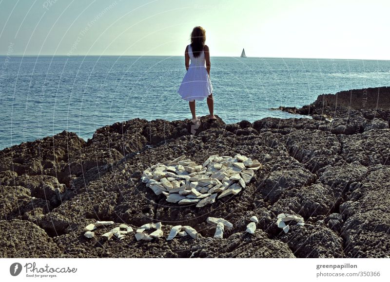 Fernweh - Croatia feminin Junge Frau Jugendliche Erwachsene Sommer Küste Meer Ferien & Urlaub & Reisen blau grau Sehnsucht Kroatien Herz Segelboot Horizont