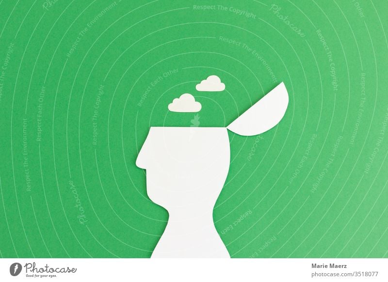 Entspannen & Meditieren | Kopf Silhouette mit Wolken achtsam Erholung Meditation Gedanke Verstand Farbfoto Studioaufnahme träumen frei ruhig Feierabend