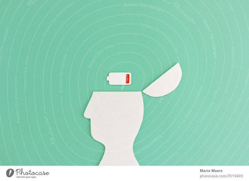 Ausgepowert | Kopf Silhouette mit leerem Batterie Symbol Arbeit & Erwerbstätigkeit Erfolg Mensch Erschöpfung Müdigkeit Stress Kreativität Energie Erholung