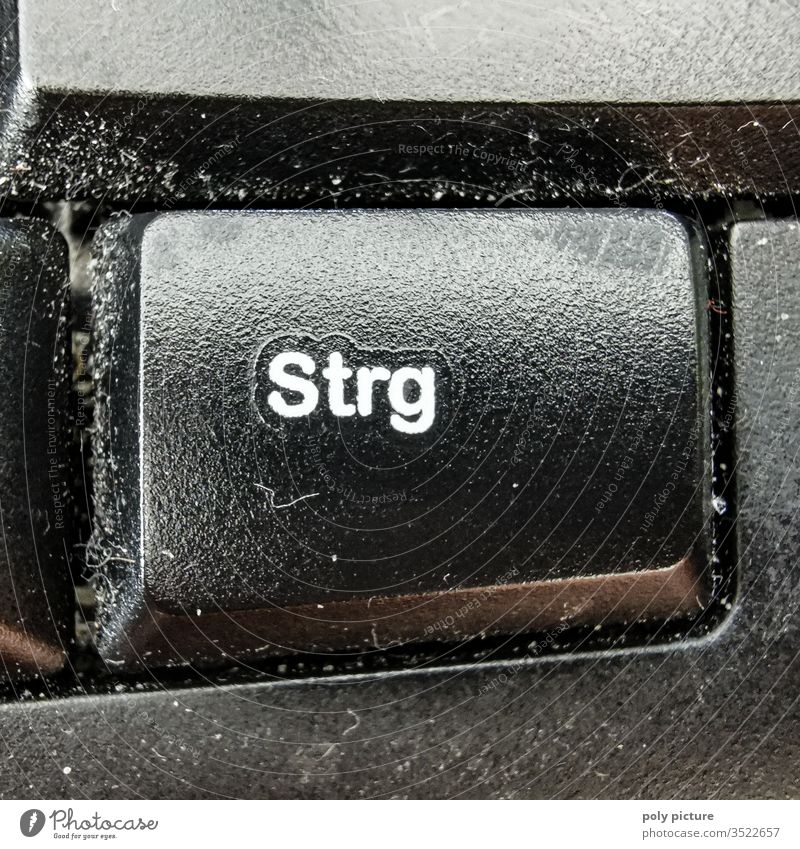 Die Steuerung übernehmen - STRG Technik & Technologie Nahaufnahme Elektrisches Gerät Computer Tastatur berühren Hardware Informationstechnologie Notebook