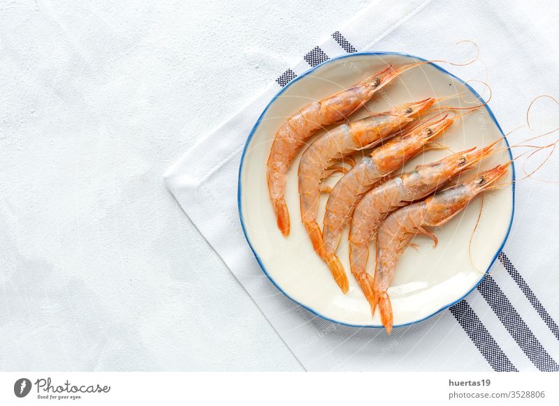 Frische rohe Garnelen zum Kochen zubereitet Meeresfrüchte Lebensmittel frisch Granele Gesundheit Bestandteil Mahlzeit Feinschmecker Schmarotzerrosenkrebs