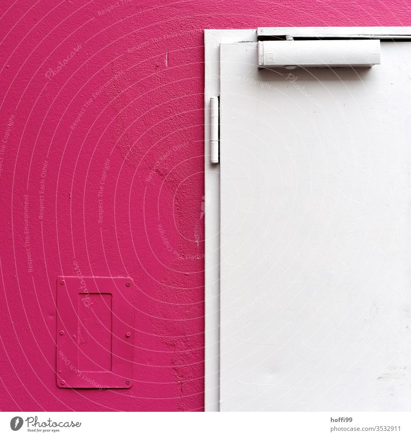 weiße Tür an einer rosa Wand rosa Hintergrund minimalistisch Muster Linie abstrakt einfach Design Strukturen & Formen Stil minimalistischer Hintergrund modern