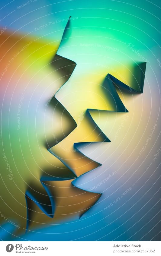 Farbverlauf bunter abstrakter Hintergrund mit geometrischen Formen Farbe neonfarbig Winkel mehrfarbig hell Regenbogen Vorlage Steigung Textur Geometrie