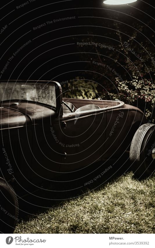 hotrod auto alt Vintage Cabrio nacht verkehr parken klassiker Oldtimer PKW Verkehr Außenaufnahme Fahrzeug altehrwürdig fahren