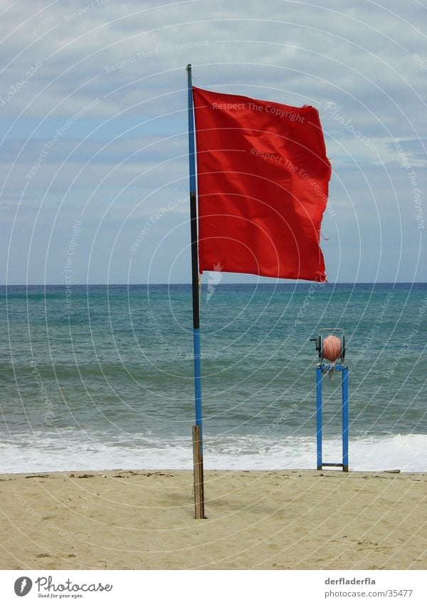 schwimmen verboten Fahne Strand Meer rot Wellen Flagge