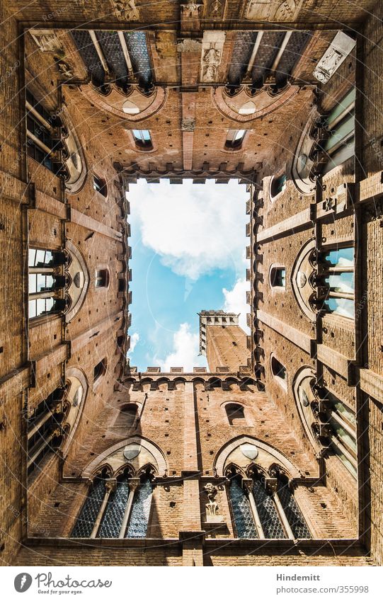 steffnes Sicht der Dinge Himmel Wolken Siena Kleinstadt Stadt Stadtzentrum Altstadt Haus Rathaus Turm Bauwerk Gebäude Architektur Mauer Wand Fassade Fenster