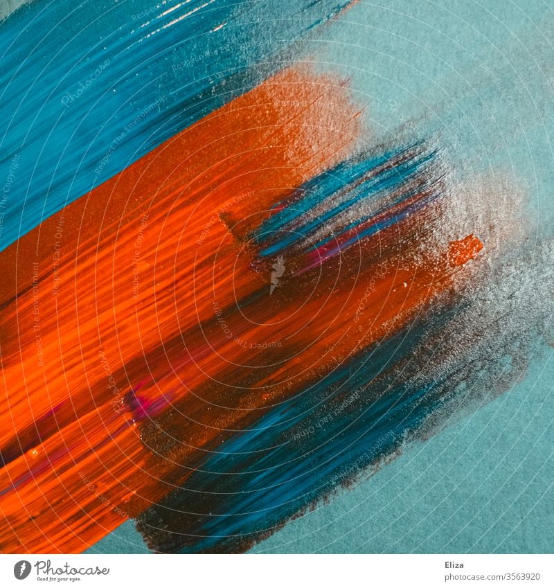 Rote und blaue Pinselstriche mit Acrylfarbe auf blauem Untergrund. Malerei. Abstrakt. Farbe Arylfarbe abstrakt Kunst wild chaos rot mischen Strukturen & Formen