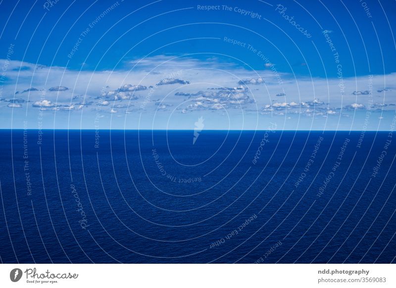 Meer, Himmel, Wolken Mittelmeer Himmelblau Wetter Schönes Wetter Außenaufnahme Menschenleer Farbfoto Wasser Küste Natur Horizont Ferne Unendlichkeit reisen