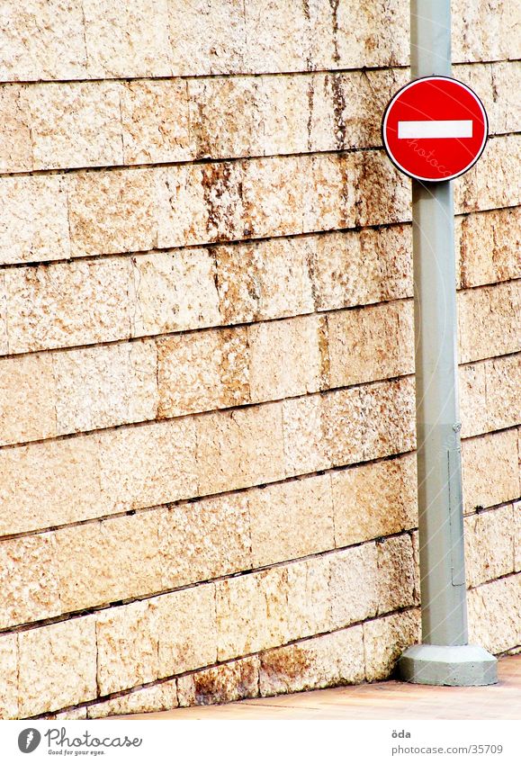 Mauereinfahrt verboten Verbote Einbahnstraße Verkehr Schilder & Markierungen Einfahrt verboten Strommast Hinweisschild