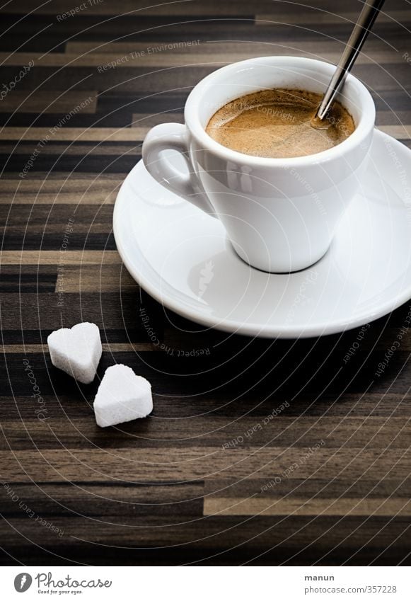 klein, stark, schwarz Lebensmittel Süßwaren Zucker Ernährung Getränk Erfrischungsgetränk Heißgetränk Kaffee Espresso Tasse Löffel Lifestyle trinken genießen