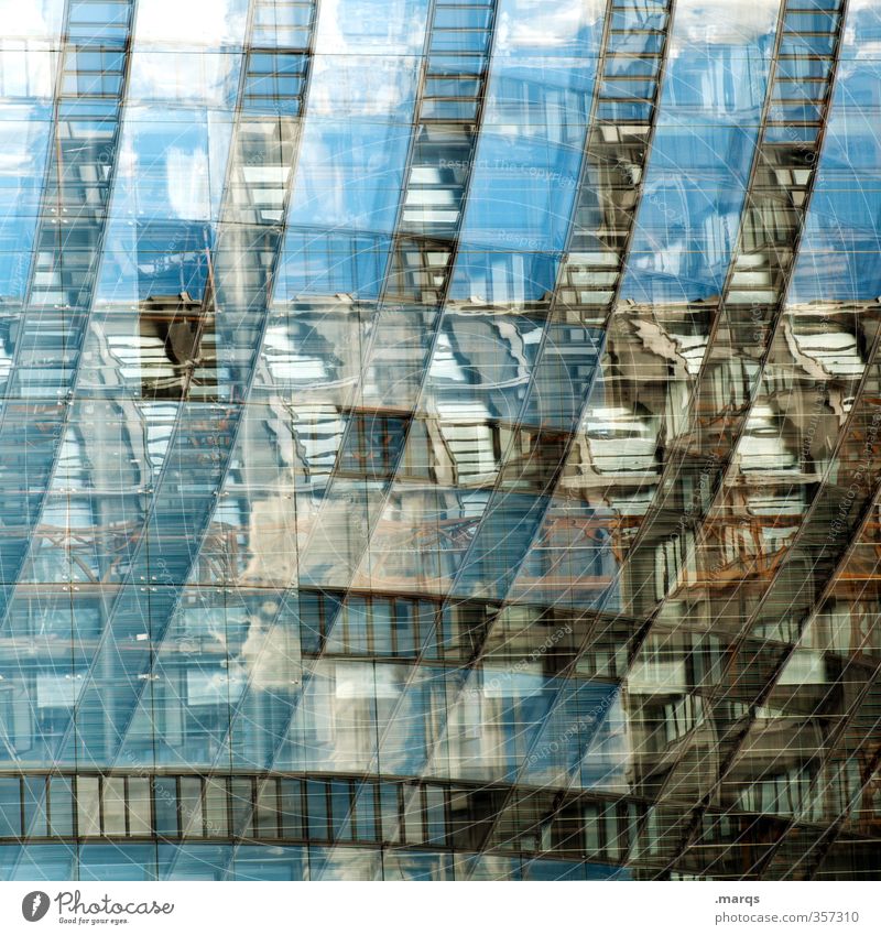 Total blau | Spiegel elegant Stil Design Baustelle Kunst Bauwerk Gebäude Architektur Fassade Glas Linie alt außergewöhnlich Coolness einzigartig modern verrückt