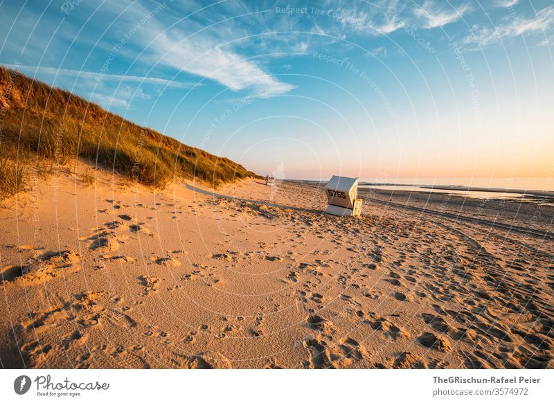 Sandstrand in Sylt Strand Urlaub Ferien & Urlaub & Reisen Schönes Wetter Nordsee Sommer Meer Wasser Himmel blau Menschenleer Sonnenuntergang Stranddüne
