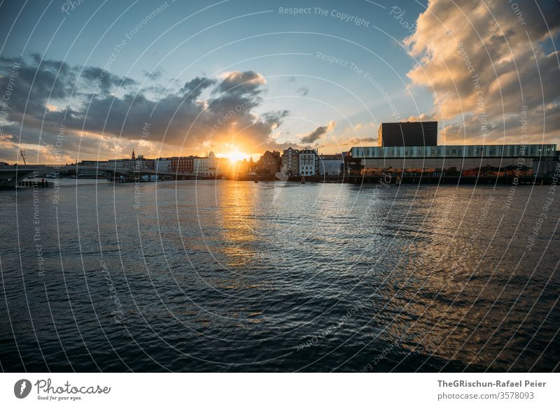 Sonnenuntergang in Kopenhagen kopenhagen Dänemark Farbfoto Außenaufnahme Wasser Himmel Stadt Europa Stimmung Wolken Ferien & Urlaub & Reisen Skandinavien
