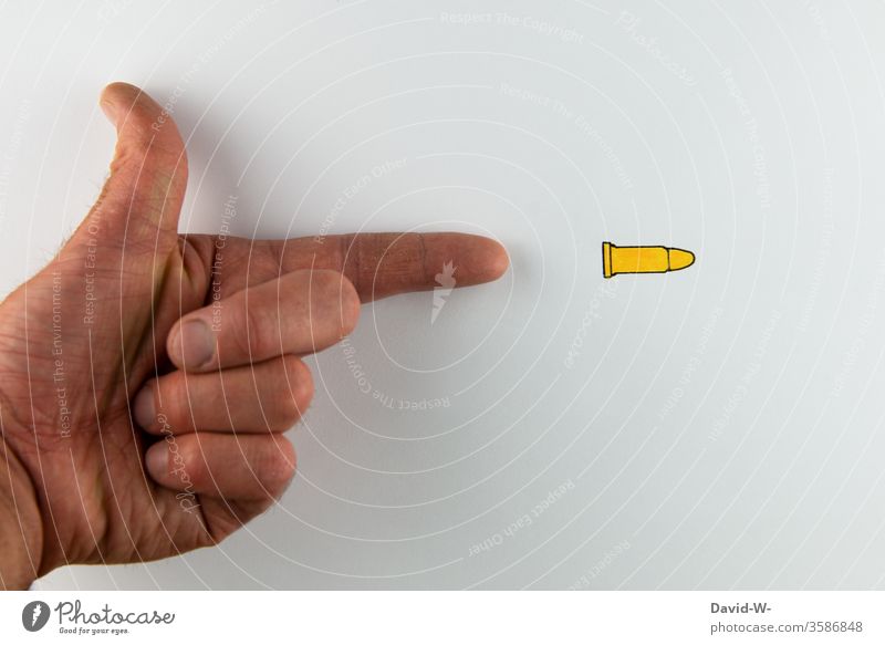 2700 - Treffer Schuss Pistole Waffe Gewalt Hand kreativ Kreativität Darstellung Patrone schießen dargestellt Zeichnung zeichnen Gewaltkriminalität Waffen