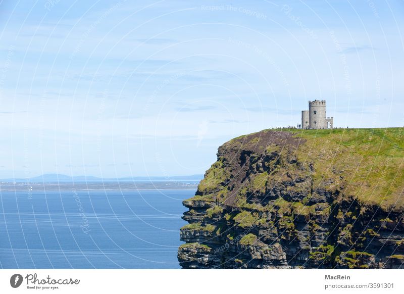Klippen von Moher Cliffs of Moher irisch aillte ein mhothaar O'Brien's Turm Irland moher aussenansicht Attraktion hintergrund Schloss reiseziel touristik