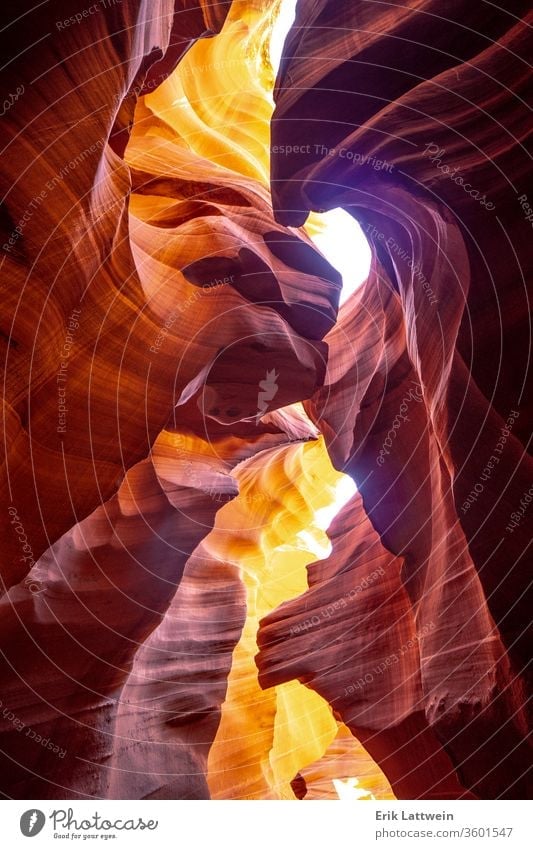 Antelope Canyon - erstaunliche Farben der Sandsteinfelsen Antilopen Arizona rot Utah abstrakt amerika Amerikaner Höhle wüst Landschaft Licht senken Natur navajo