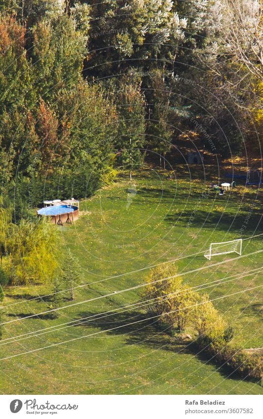 Hinterhof eines Hauses in den Bergen Naturschutzgebiet Luftaufnahme