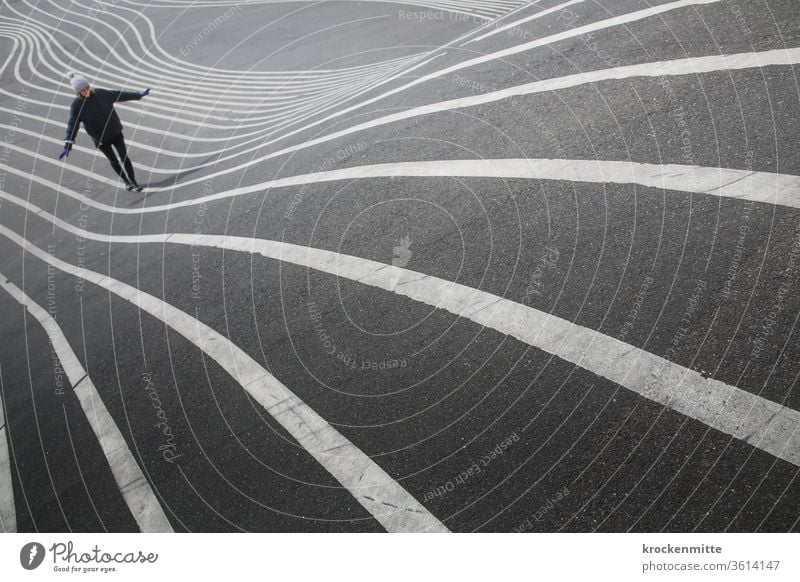 stromlinienförmige Markierung – Superkilen in Kopenhagen Außenaufnahme Farbfoto geschwungen Muster Asphalt Landschaftsarchitektur Linie Symmetrie Design