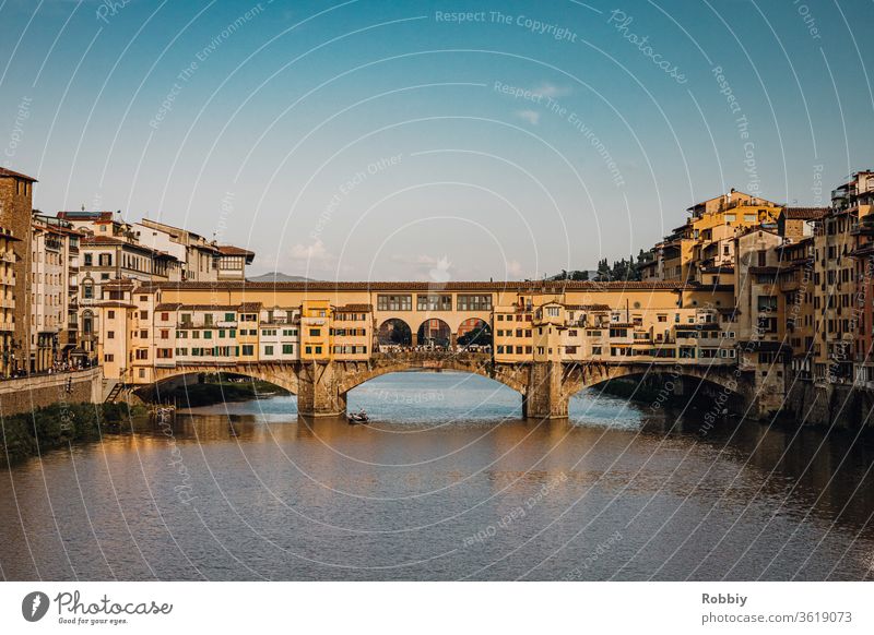 Ponte Vecchio in Florenz Brücke Arno Fluss Italien Stadt Architektur Brückenbau Toskana Segmentbogen Segmentbogenbrücke