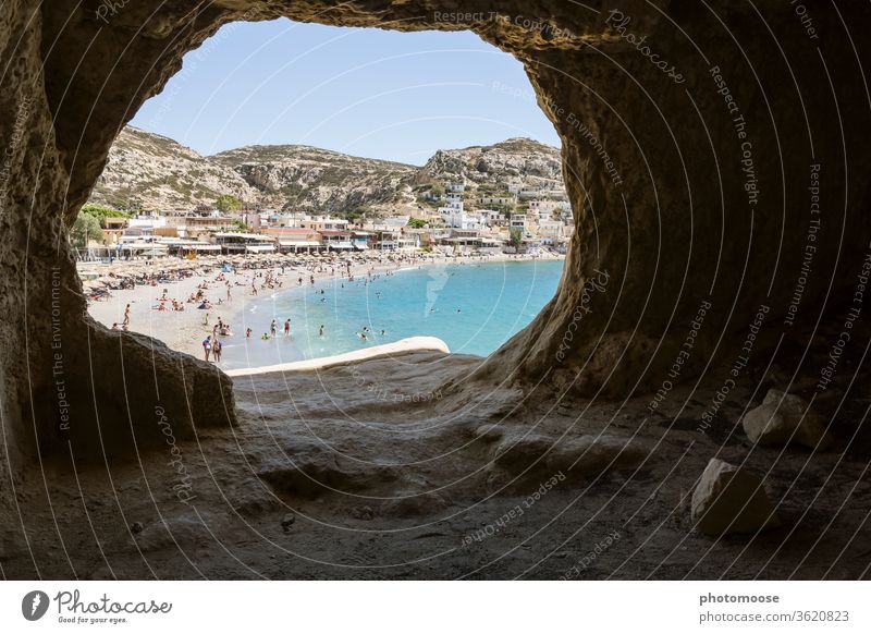 Blick aus einer ehemaligen Höhlenwohnung der Hippie-Bewegung in Matala, Kreta. Ferien & Urlaub & Reisen Griechenland Idylle Tourismus Sommer Sommerurlaub