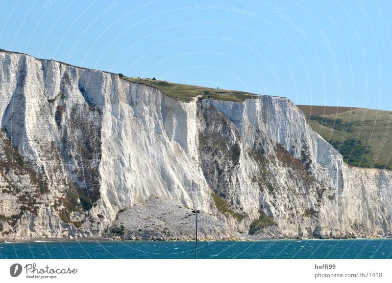 die Kreidefelsen von Dover - ankommen in England schroff Aussicht Steilküste Kent Klippe Ärmelkanal Landschaft Felsen Küste Klippen Kanal Insel weiße Klippen