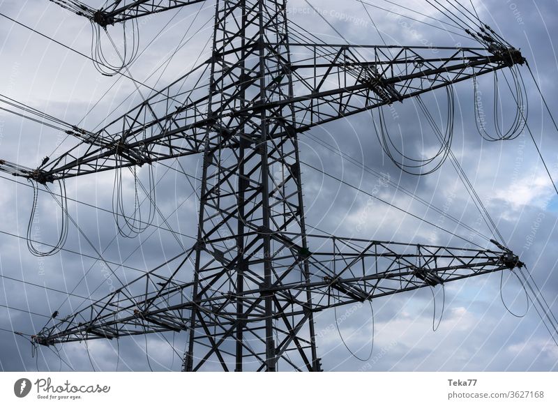 #Hochspannung hochspannung strom energie hochspannungsleitung kraftwerk grüne energie ökostrom kabel wolken