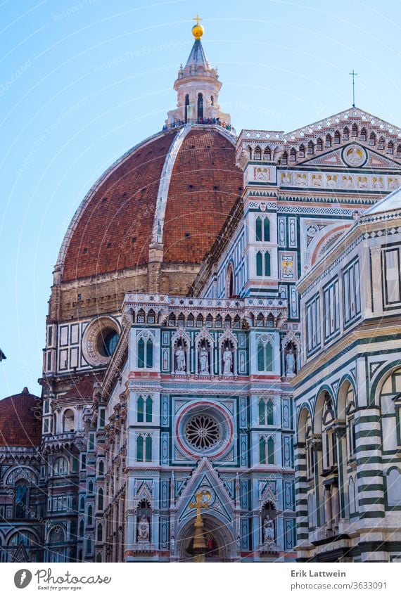 Die Kathedrale Santa Maria del Fiore in Florenz auf dem Domplatz - größte Attraktion der Stadt Italien toskana brennen Toskana Architektur Vecchio Großstadt
