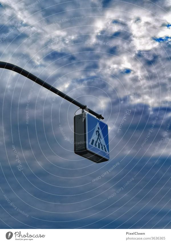 Spaziergang im Himmel Verkehrsschild Schilder & Markierungen Straßennamenschild Warnschild blau Wolken