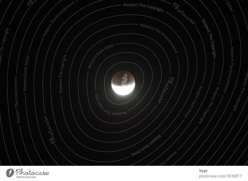 Mondmond-Halbfinsternis Nacht Mond- Raum Astronomie Finsternis Astrologie dunkel Umlaufbahn Himmel Planet Licht satt solar Satellit Natur Schmuckkörbchen Krater