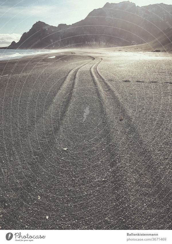 Iceland Roads 10 Ferien & Urlaub & Reisen Ausflug Abenteuer Ferne Freiheit Expedition Berge u. Gebirge Landschaft Hügel Felsen Straße fahren Fernweh Mobilität