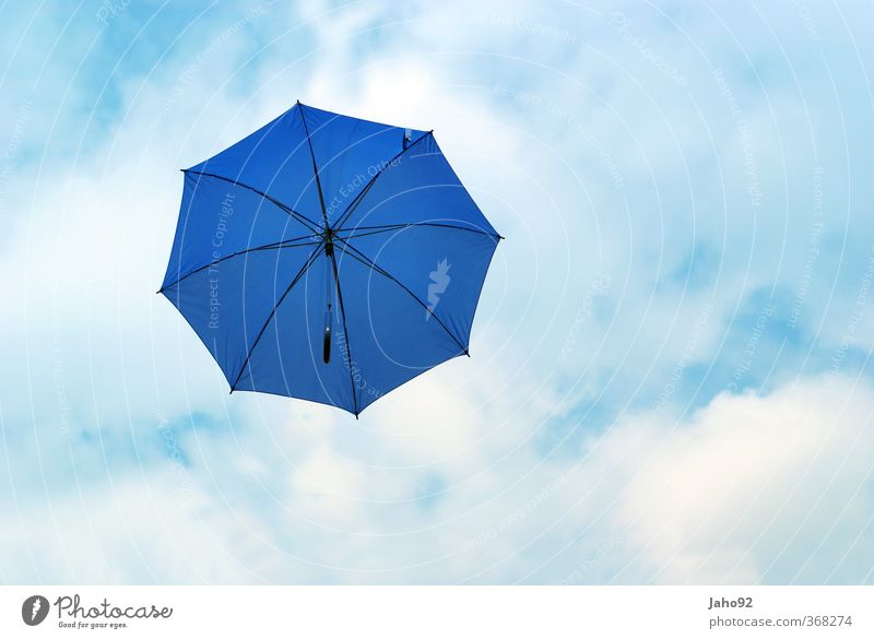 Blue Umbrella Lifestyle Wasser Tropfen beweglich Leichtigkeit Regenwasser Regenschirm Schutz Himmel himmelblau Sommerurlaub sommerlich Ferien & Urlaub & Reisen