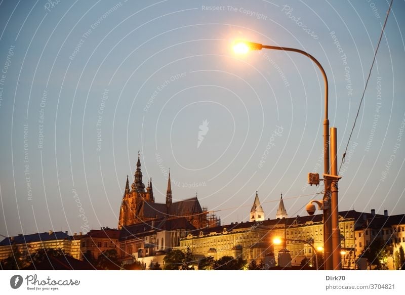Veitsdom und Hradschin am Abend Prag Architektur Licht Außenaufnahme Tschechien Städtereise Menschenleer Hauptstadt Ferien & Urlaub & Reisen Textfreiraum oben