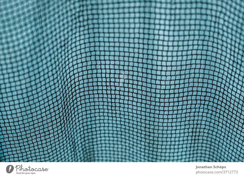 abstraktes Muster aus Fliegengitter Detail Fliegennetz Hintergrundbild Innenaufnahme Makro Nahaufnahme Struktur Textur Detailaufnahme detail muster textur