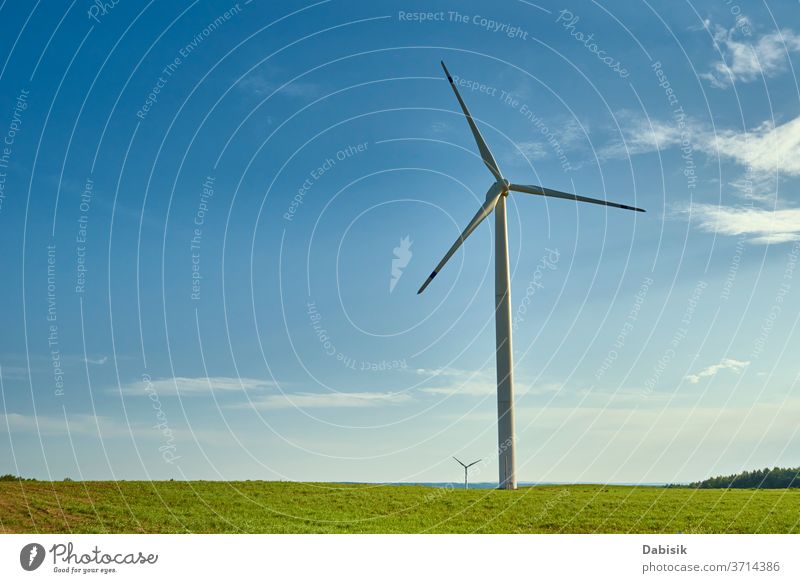 Windturbine auf dem Feld. Windkraft-Energiekonzept Erzeuger Turbine Industrie Elektrizität alternativ Landschaft Kraft grün Sauberkeit Natur regenerativ Umwelt