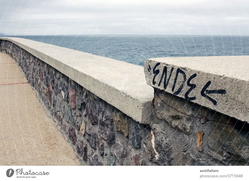 Kein ENDE in Sicht Spanien Meer Europa Ferien & Urlaub & Reisen Küste Tourismus Landschaft Horizont Golf von Biskaya Himmel Wasser Mauer Promenade Wege & Pfade