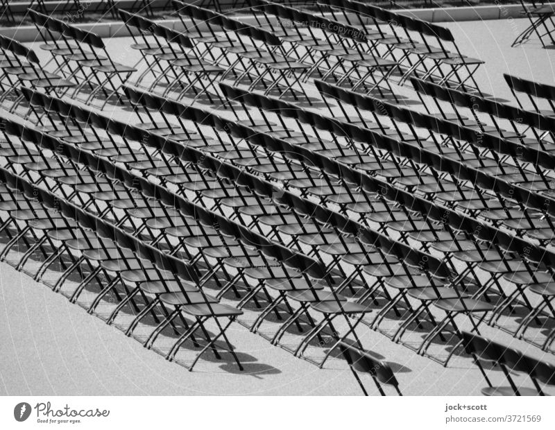 Reihe für Reihe Klappstühle Klappstuhl Sitzreihe Ordnungsliebe gleich Strukturen & Formen Symmetrie viele frei Genauigkeit Sitzgelegenheit Bestuhlung