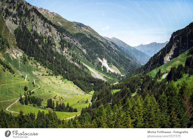 Alpenlandschaft Kaunertal, Österreich Kaunertaler Gletscher Tirol Berge Gipfel Gebirge Täler Fels Felsen Wiesen Bäume Landschaft Natur Himmel Wolken Sonne