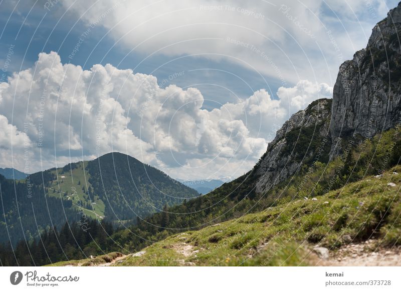 AST6 | Wolkenberge Umwelt Natur Landschaft Pflanze Himmel Sonne Sonnenlicht Sommer Schönes Wetter Baum Gras Wald Hügel Felsen Alpen Berge u. Gebirge hoch blau