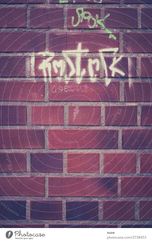 Anonyme Liebesbotschaft an eine Stadt Stil Kultur Jugendkultur Mauer Wand Fassade Schriftzeichen Graffiti authentisch Kommunizieren Vergangenheit