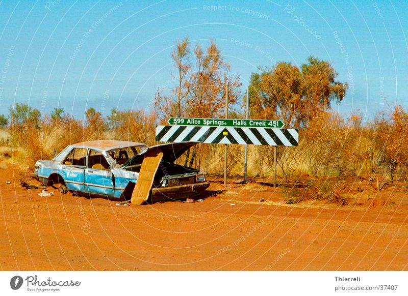Schrott? kaputt Ferne Australien Verkehr Tanami Desert PKW Straße
