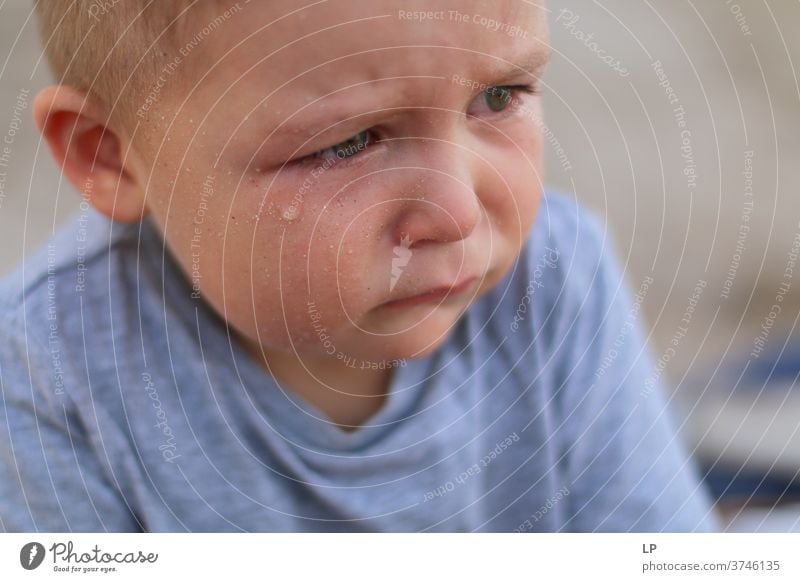 Gesicht Eines Aufgeregten Kindes Mit Brille Ein Lizenzfreies Stock Foto Von Photocase