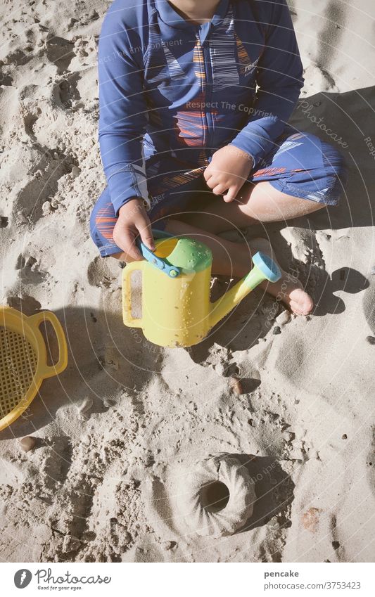 lebensnotwendig | spielen Art Sand Meer Nordsee Förmchen Eimer Kuchen Sandkuchen Sommer Strand Ferien & Urlaub & Reisen Freude Sommerurlaub Spielen Kindheit