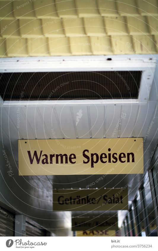 Warme Speisen Ernährung Essen warm Kiosk Selbstbedienung geschlossen Schilder & Markierungen Tafel Gastronomie Angebot Restaurant Speisekarte Karte Holzschild