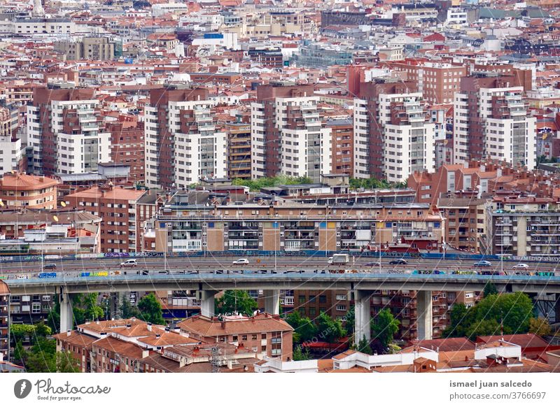 Stadtbild und Architektur von Bilbao, Spanien. Reiseziel Großstadt Fassade Gebäude Struktur Konstruktion Ansicht Stadtansicht Fenster Dach Haus heimwärts Straße