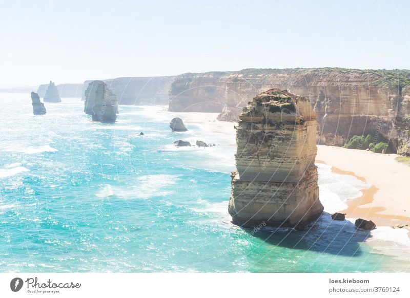 Klippen und zwölf Apostel an der Great Ocean Road, Victoria, Australien Meer MEER Natur Felsen reisen Strand Küste Himmel Küstenlinie Straße Landschaft