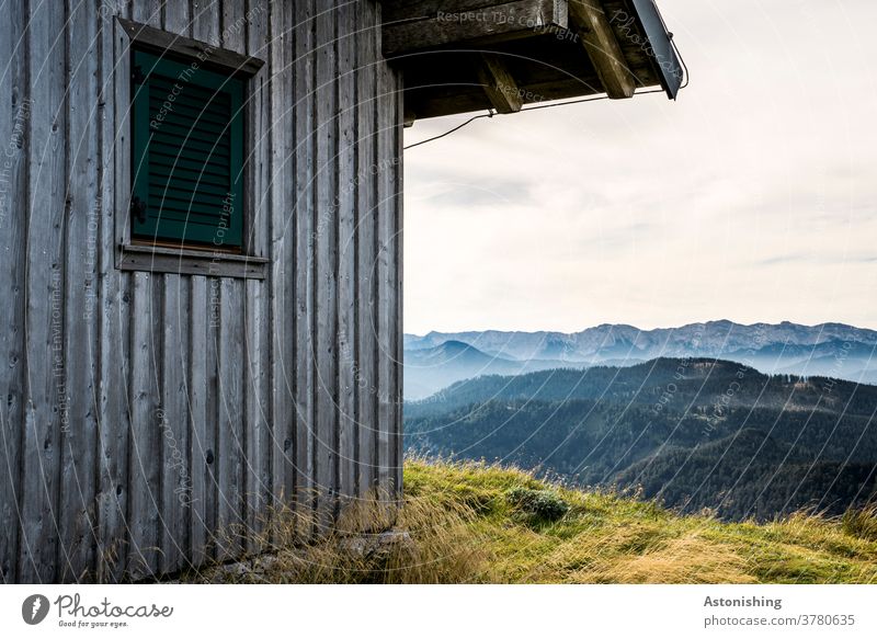 Hütte in den Bergen Berghütte Ötscher Alpen Österreich wandern Gipfel Landschaftsformen Nahaufnahme Wiese hoch Berge u. Gebirge Außenaufnahme Farbfoto Natur