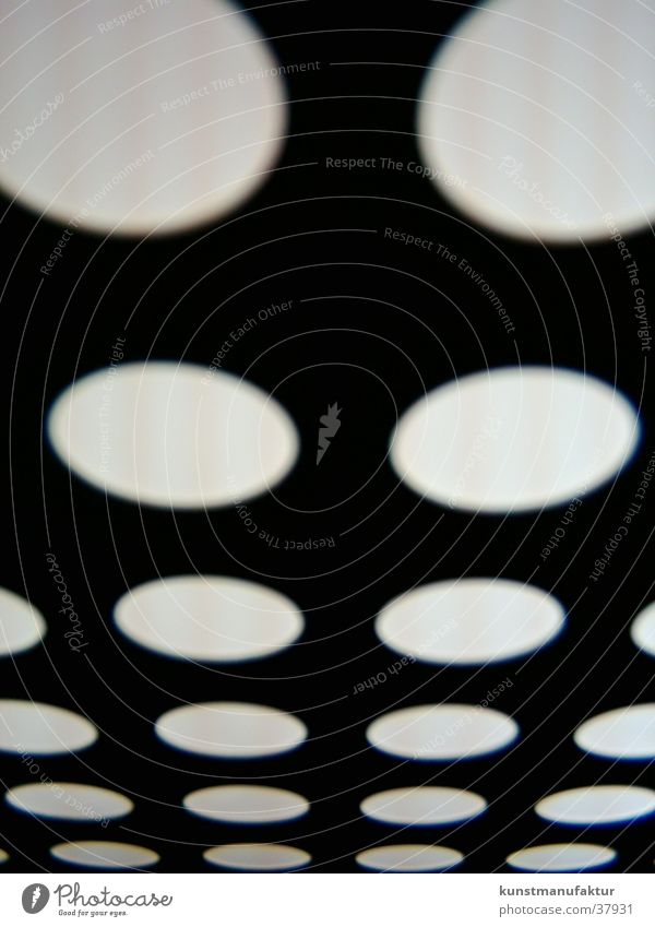 Kugelrunde Kreise Muster weiß schwarz Architektur Fahrstuhl Symetrie modern