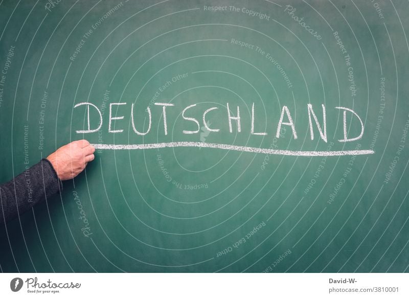 Deutschland - Wort unterstrichen unterstreichen Land Tafel Kreide Hand
