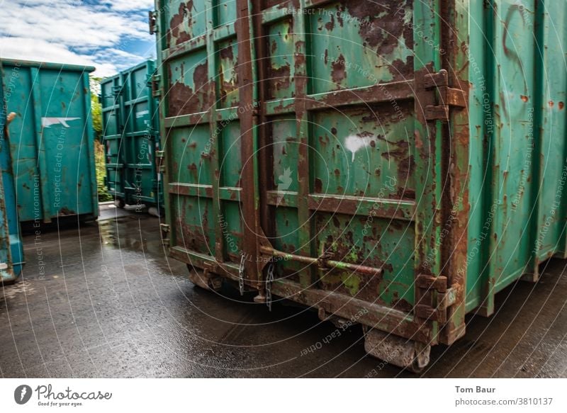 rostige Transportcontainer Container transport rostiges Metall Güterverkehr & Logistik Industrie Außenaufnahme Farbfoto Handel Menschenleer blau Schifffahrt